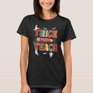 Camiseta Docinho Ou Ensinador De Professora De Halloween Le