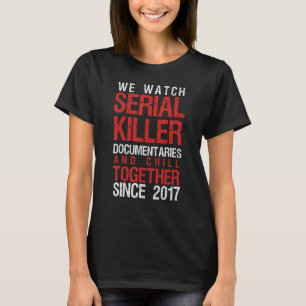 Camiseta Documentários do Assassino Serial Casal 2017