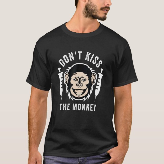 Camiseta Doença do Macaco Não Beije o Macaco (Frente)
