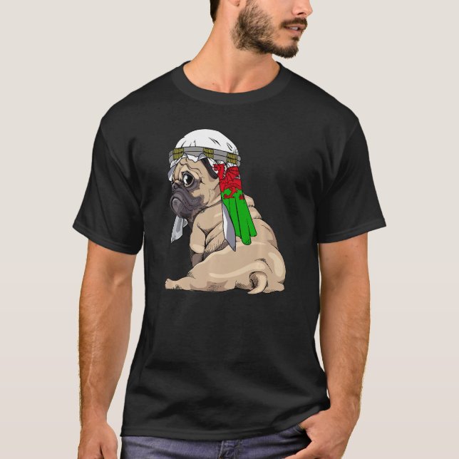 Camiseta Dog  Cute Pug Retro Wales Flag Pride (Frente)