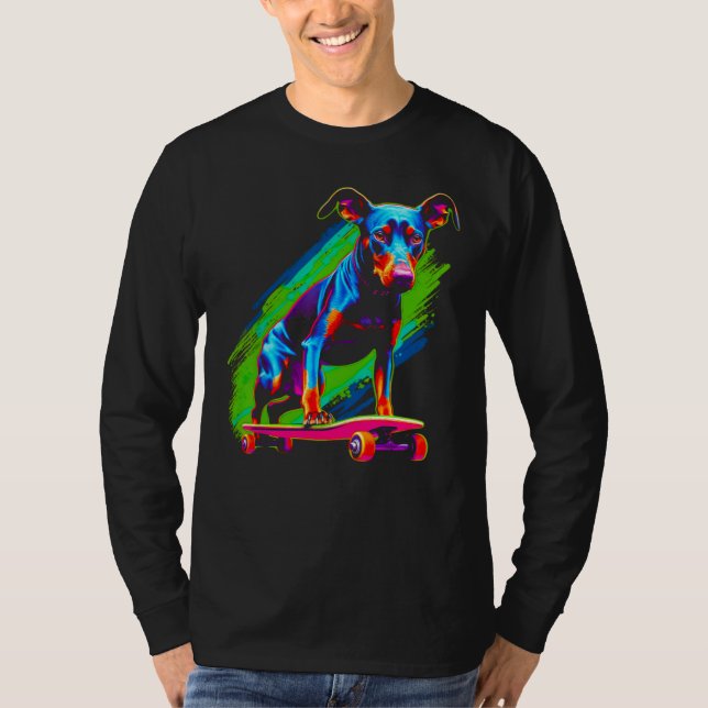 Camiseta Dog Doberman Pinscher Skateboard (Frente)