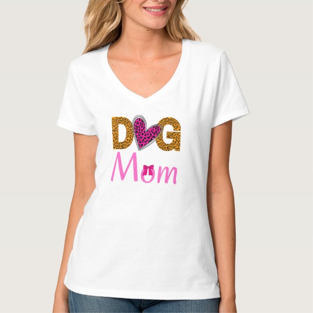 Camiseta Dog Mom Leopard Print/Trending Dog Lover (Frente)