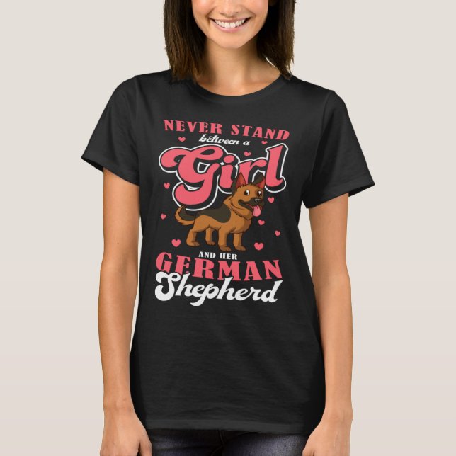 Camiseta Dog Owner Never Stand Between A Girl And Her Germa (Frente)