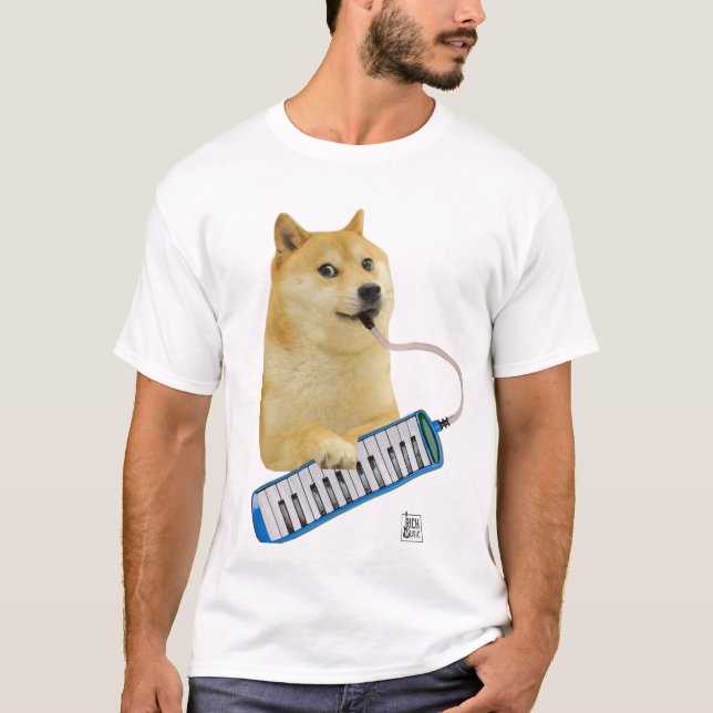 Camiseta Doge Reproduzindo Melodica (Frente)
