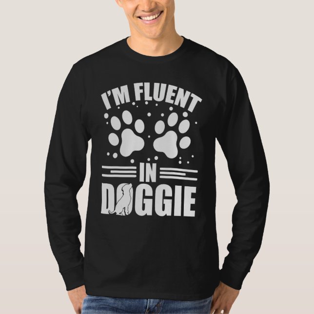 Camiseta Doggie Daycare Essentials toca equipamento Dog Day (Frente)