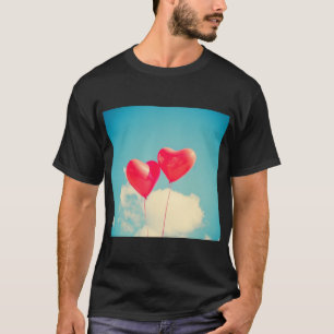 Camiseta Dois Balões de Coração Vermelho Design
