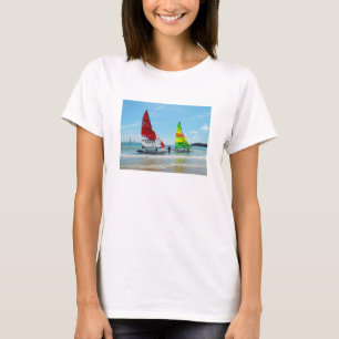 Camiseta Dois Hobies voltando para a costa