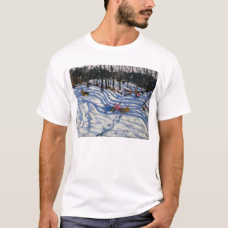 Camiseta Dois meninos que caem fora um pequeno trenó