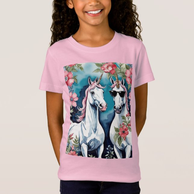 Camiseta Dois Unicórnios Divertidos Com Flores Cor-de-Rosa (Frente)