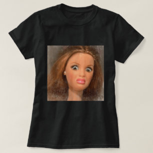 Camiseta Doll Disgusted Face Engraçado Memória