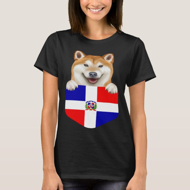 Camiseta Dominican Republic Flag Shiba Inu Dog In Pocket (Frente)