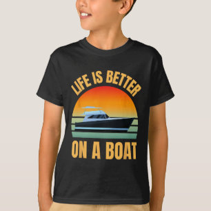 Camiseta Dono de Pontão de Barco Retro A Vida é Melhor no B