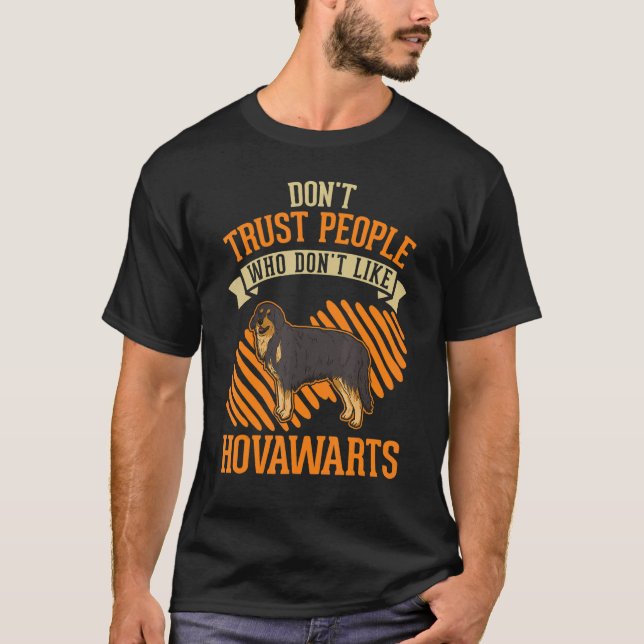Camiseta Don't Trust people Who don't like Hovawarts (Frente)