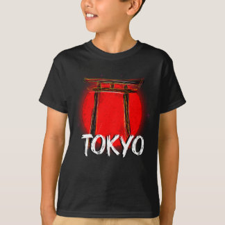 Camiseta Doodle de Tokio: La majestuosidad del torii frente