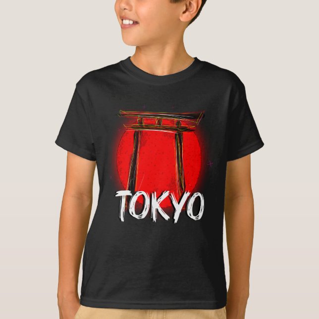Camiseta Doodle de Tokio: La majestuosidad del torii frente (Frente)