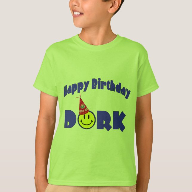 Camiseta Dork do feliz aniversario (Frente)