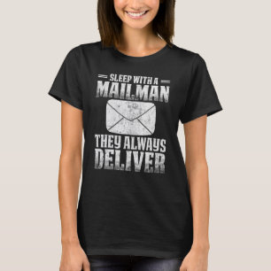 Camiseta Dormir Com Um Trabalhador Postal Homem De Posto En