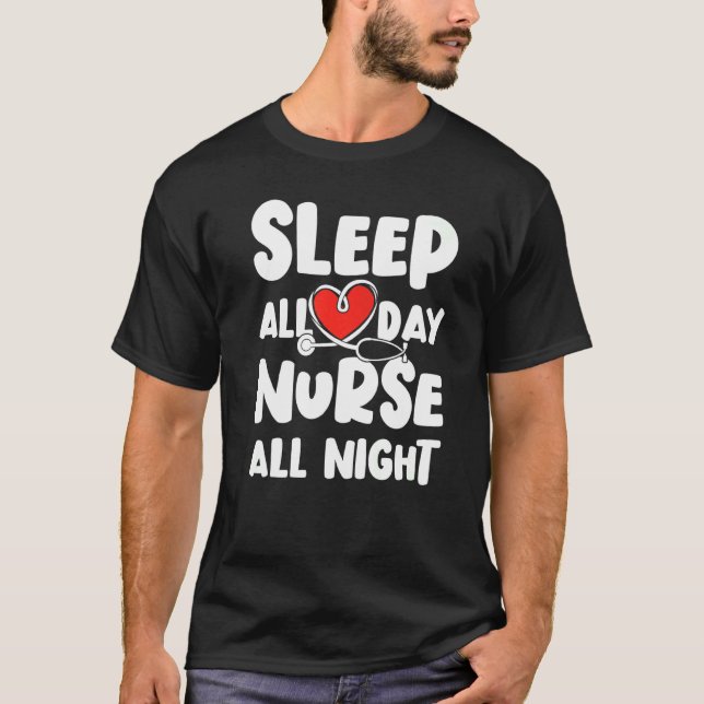 Camiseta Dormir Enfermeiro O Dia Todo Enfermeiro Estetoscóp (Frente)