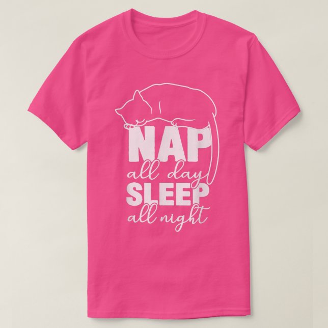 Camiseta Dormir O Dia Inteiro A Noite Engraçada (Frente do Design)