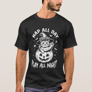 Camiseta Dormir o Dia Todo, Brincar a Noite Toda. Chapéu de