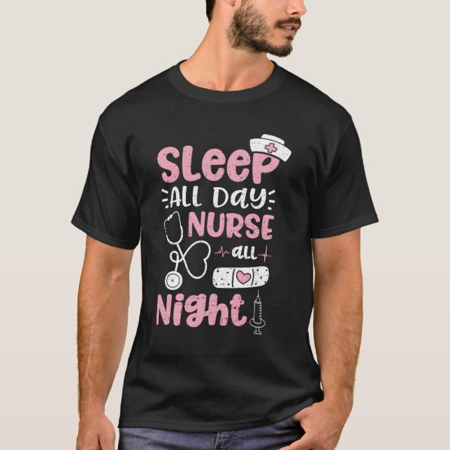 Camiseta Dormir O Dia Todo Enfermeira A Noite Toda (Frente)