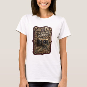 Camiseta Dourado Divertido NÃO POSSO FALAR ESTOU TRABALHAND