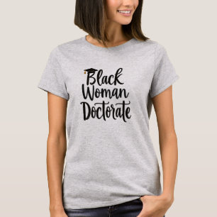 Camiseta Doutorado em Mulher Negra - Capacitando a Tipograf