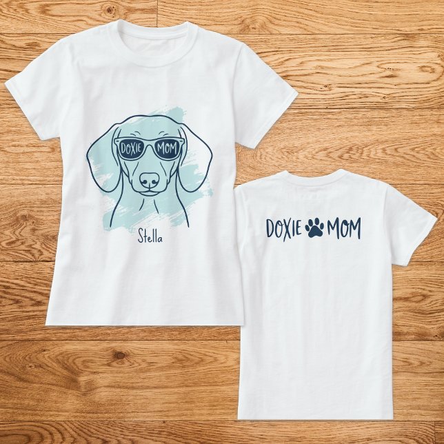 Camiseta Doxie Mom Ice Blue T-Shirt with Custom Name (Criador carregado)