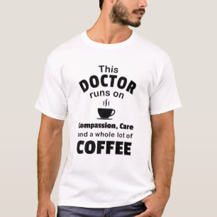 Camiseta Dr. Café Lover Compaixão Cuidados Citando Ph Eng
