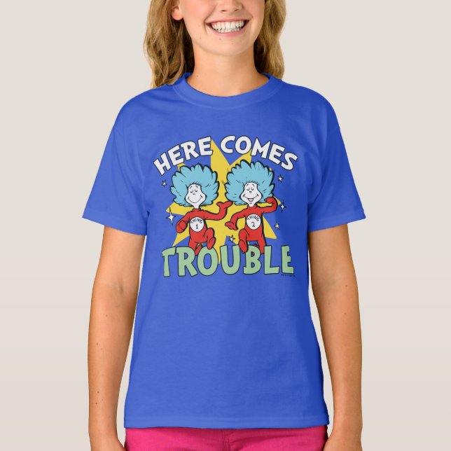 Camiseta Dr. Seuss | Uma Coisa Duas Aqui Vem Problemas (Frente)