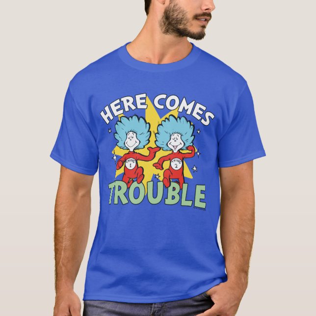 Camiseta Dr. Seuss | Uma Coisa Duas Aqui Vem Problemas (Frente)