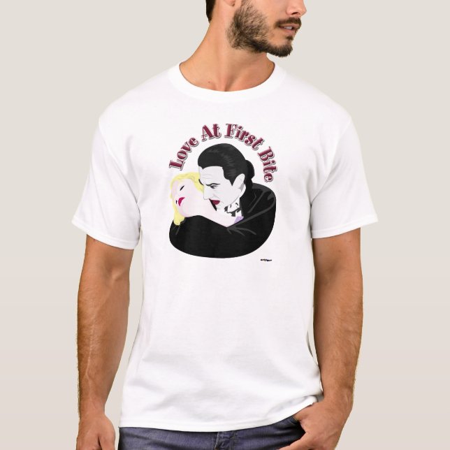 Camiseta Drácula, Amor À Primeira Mordida (Frente)