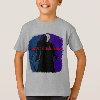 Camiseta Dracula eu nunca bebo… o vinho