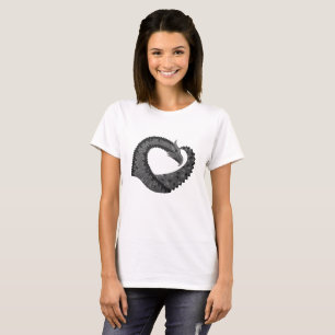 Camiseta Dragão de coração negro em branco