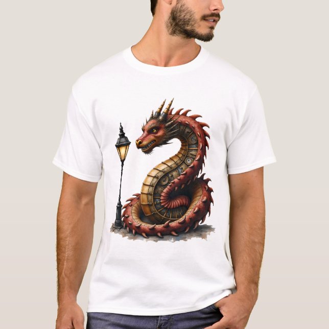 Camiseta Dragão Steampunk próximo a uma lâmpada de rua vint (Frente)