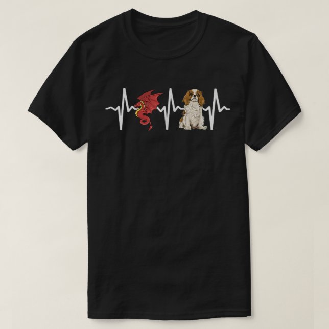 Camiseta Dragon Cavalier King Charles Spaniel Heartbeat Dog (Frente do Design)