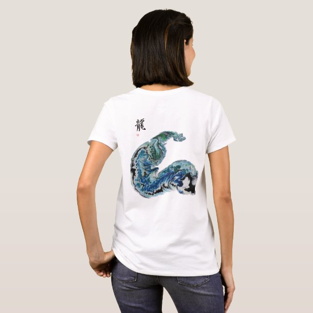 Camiseta Dragon in the Waves – Abstract Ocean Energy (Parte Traseira Completa)