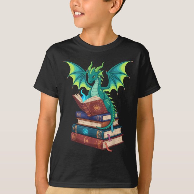 Camiseta Dragon Reading Books Fantasy Lovers Mythical Creat (Frente)