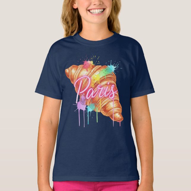 Camiseta Dreams of Paris, Morning Croissant, por Natasha Us (Frente)
