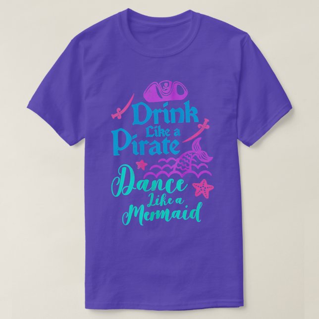 Camiseta Drink Like A Pirate Dance Like A (Frente do Design)