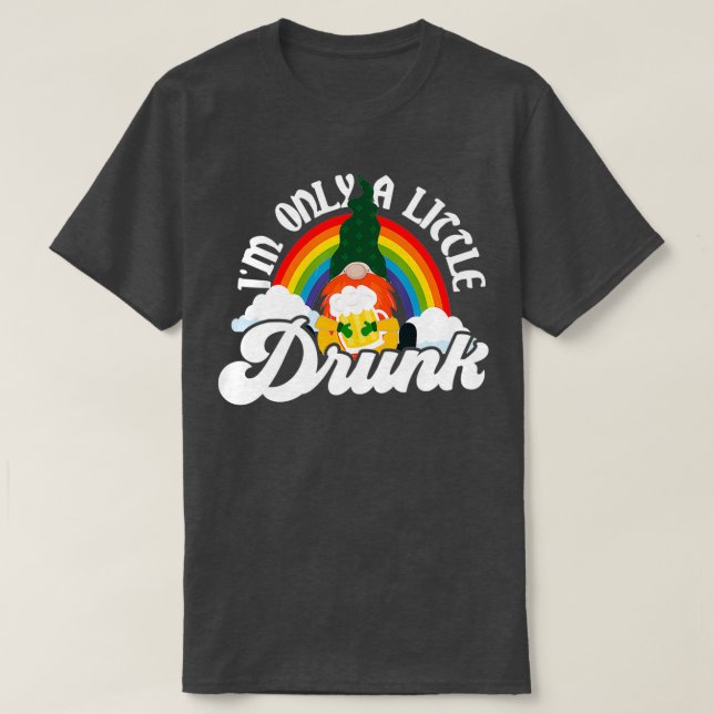 Camiseta Drinking Leprechaun Irish Gnome Saint Patricks Day (Frente do Design)