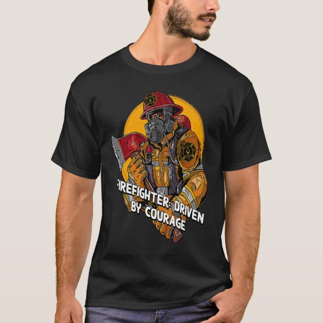 Camiseta Driven by Courage Firefighter First Responders Fir (Frente)