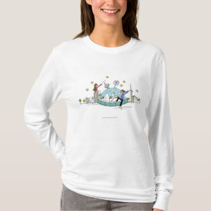 Camiseta Duas mulheres que sentam-se sobre uma cidade