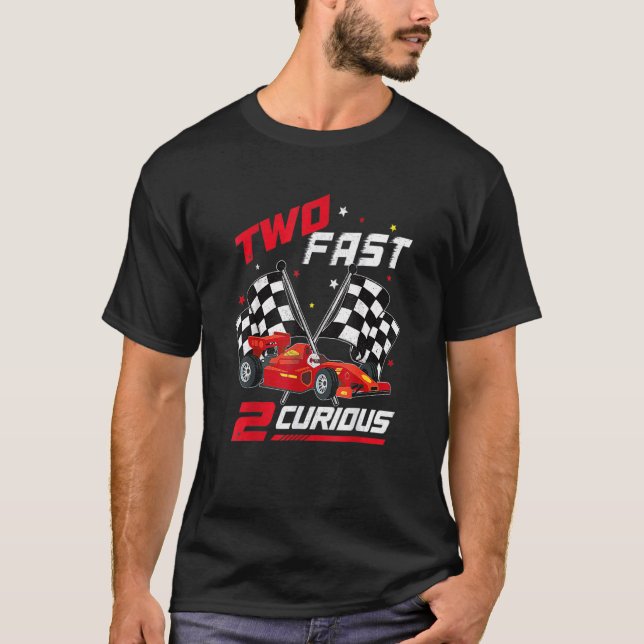 Camiseta Duas Rápidas 2 Curiosas Decorações de Aniversário  (Frente)