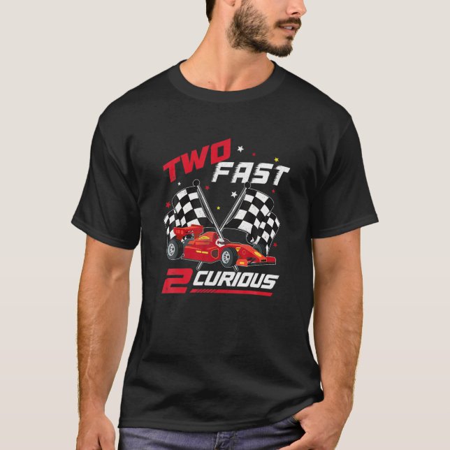 Camiseta Duas Rápidas 2 Curiosas Decorações de Aniversário  (Frente)