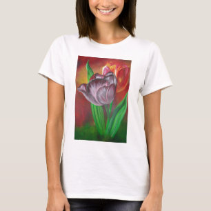 Camiseta Duas Tulipas Contra Fundo Vermelho