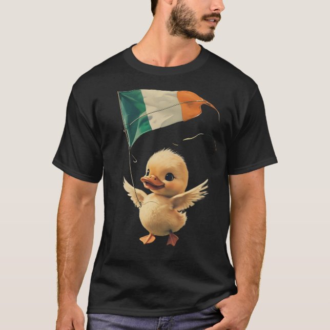 Camiseta Duckling Flying an Irish Flag Kite (Frente)