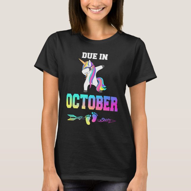 Camiseta Due Date October Unicorn Women Pregnancy Announcem (Frente)