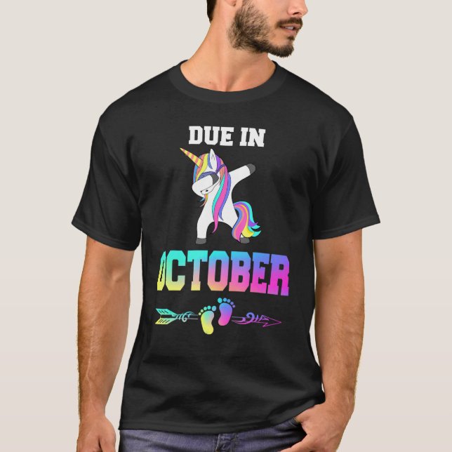 Camiseta Due Date October Unicorn Women Pregnancy Announcem (Frente)