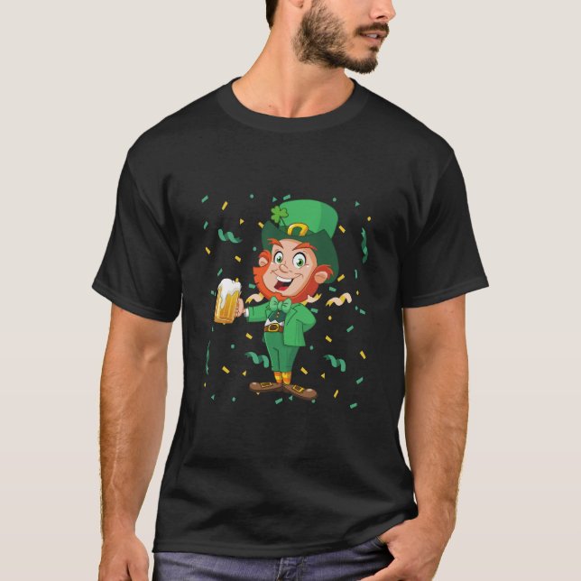 Camiseta Duende Bebendo Cerveja Dia de São Patrício (Frente)